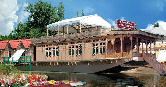 Houseboats In Srinagar: A Unique Stay Experience