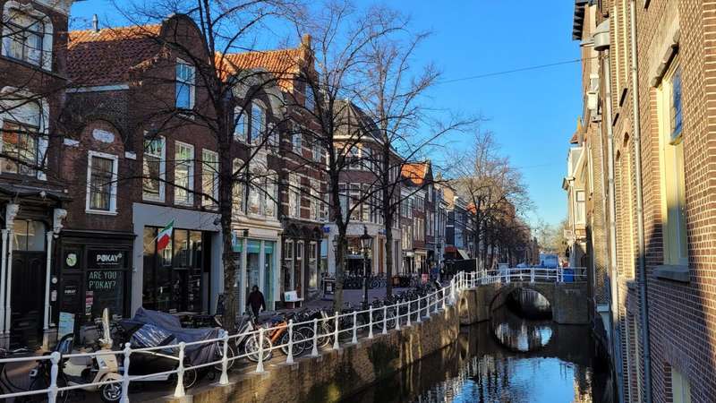 Kayaking Through Delft's Canals: Uncovering Historical Layers