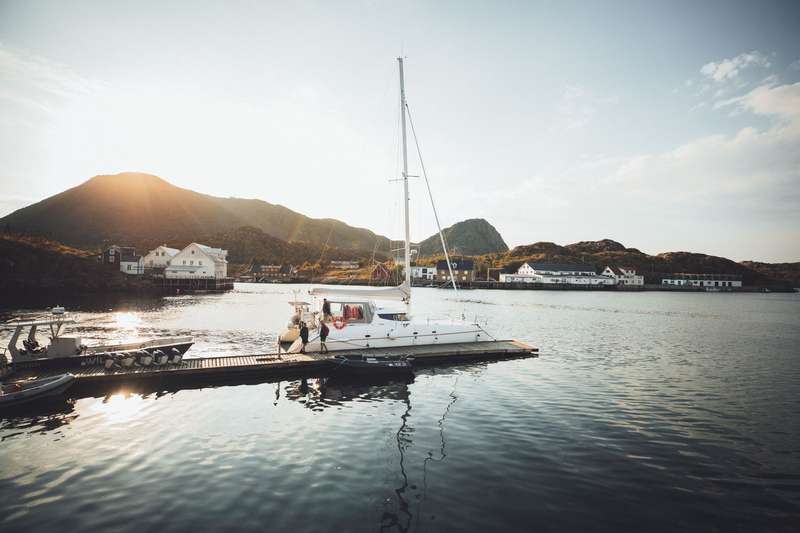 Navigating Fog and Rocky Outcrops: A Sailor's Guide to Lofoten