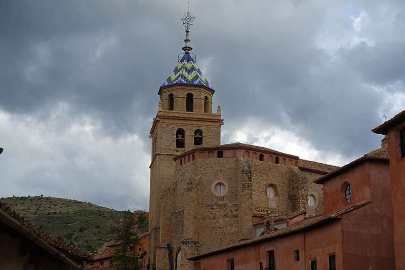 Exploring Albarracín's Ancient Pathways and Historical Charm