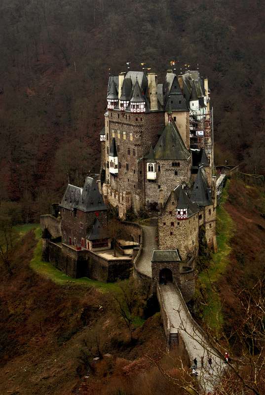 Burg Eltz's Eternal Knight: Guardian or Ghost?