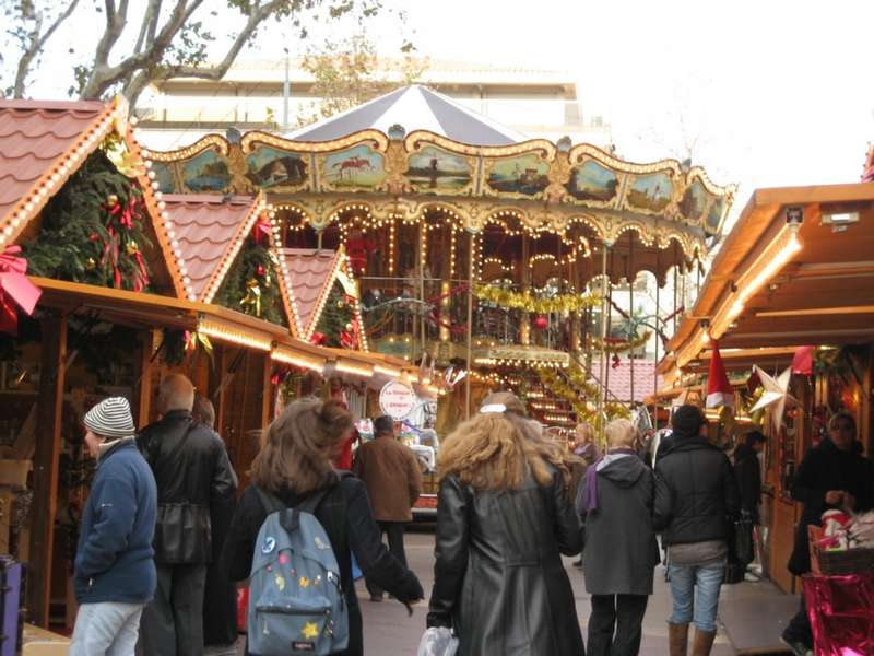 Savoring Mulled Wine at Avignon's Festive Holiday Stalls