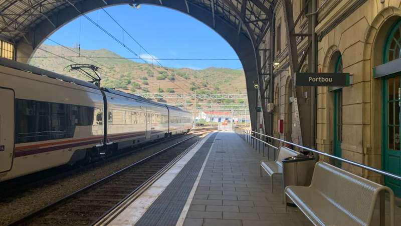 Barcelona to Genoa Train: A Journey with Stunning Ocean Views