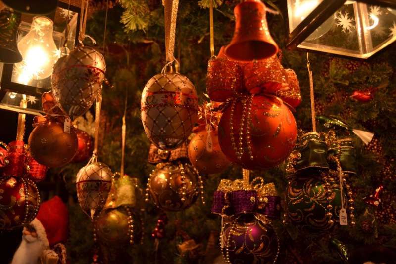 Hand-Carved Christmas Ornaments: Bavarian Craftsmanship