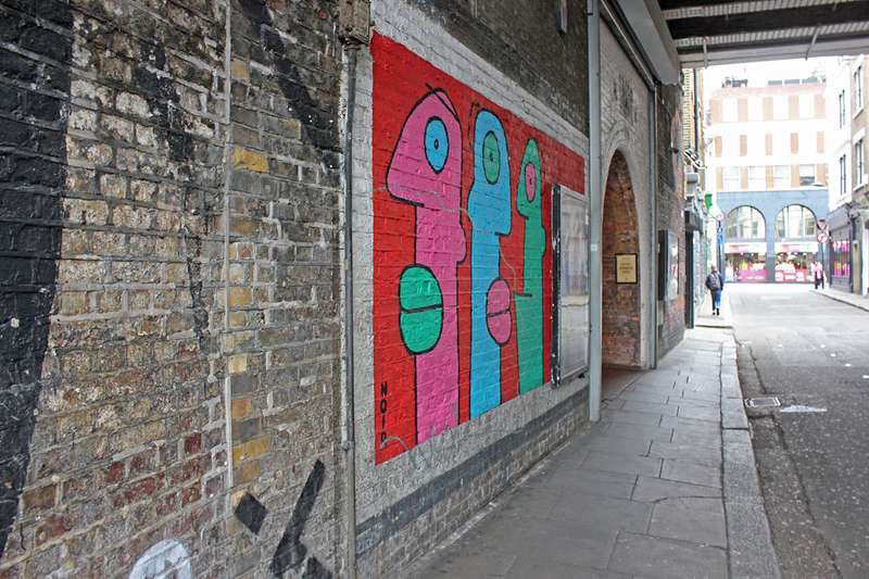 Exploring Shoreditch: A Walking Tour of Its Vibrant Street Art