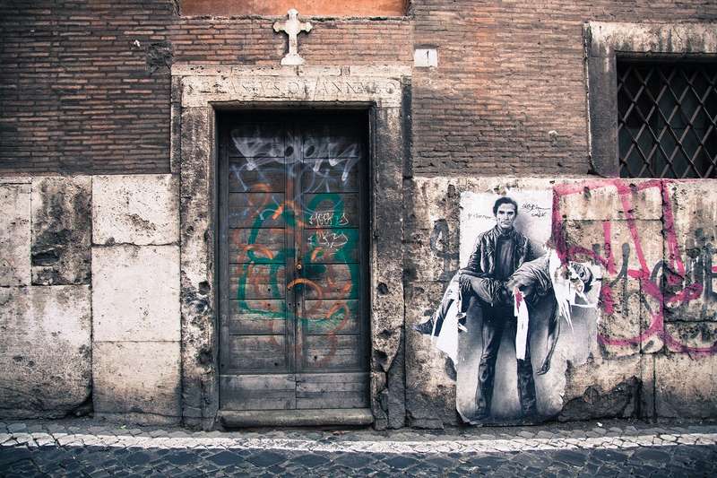 Rome's Ancient Relics Meet Modern Graffiti: A Unique Urban Canvas