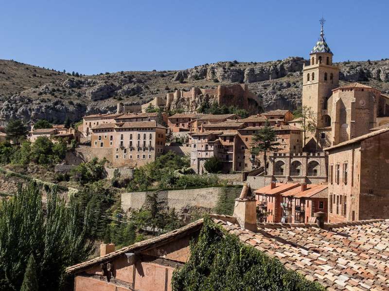Exploring Albarracín: Medieval Architecture and Modern Life