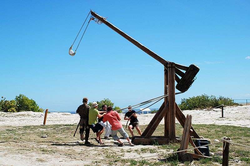 The Mechanics Behind Medieval Trebuchets and Catapults