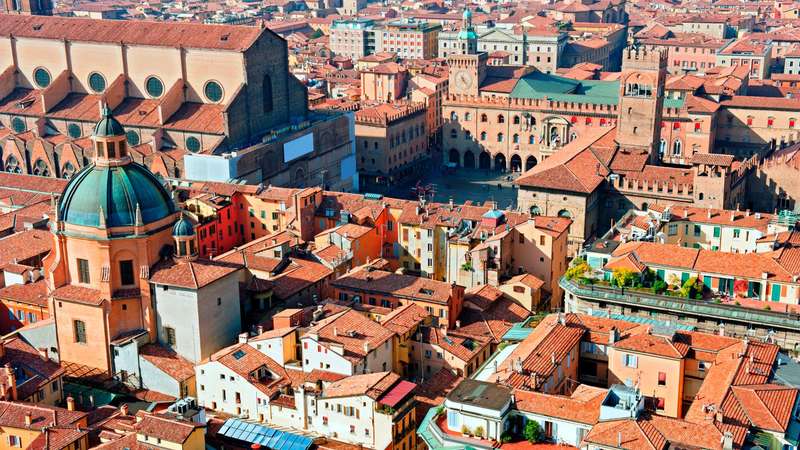 Bologna's Nostalgia Box: A Haven for Vintage Computer Enthusiasts