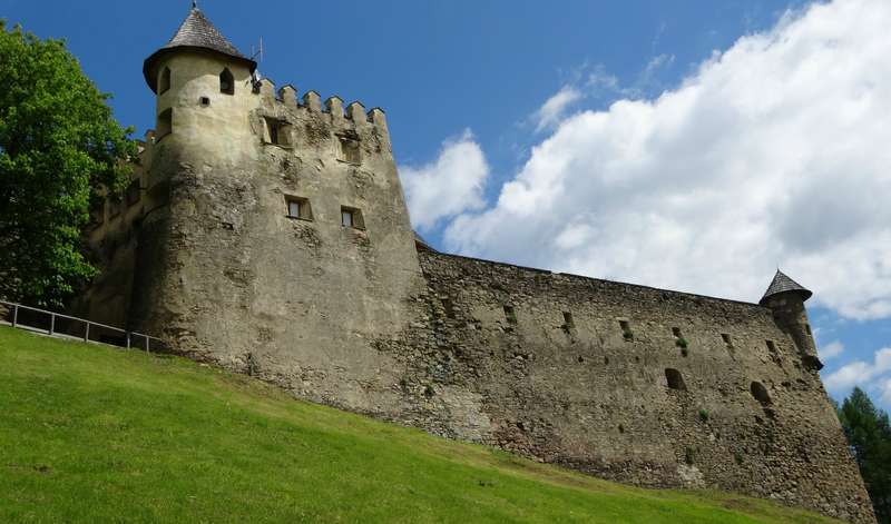Exploring Spiš Castle: Slovakia's Gothic Fortress and Legends