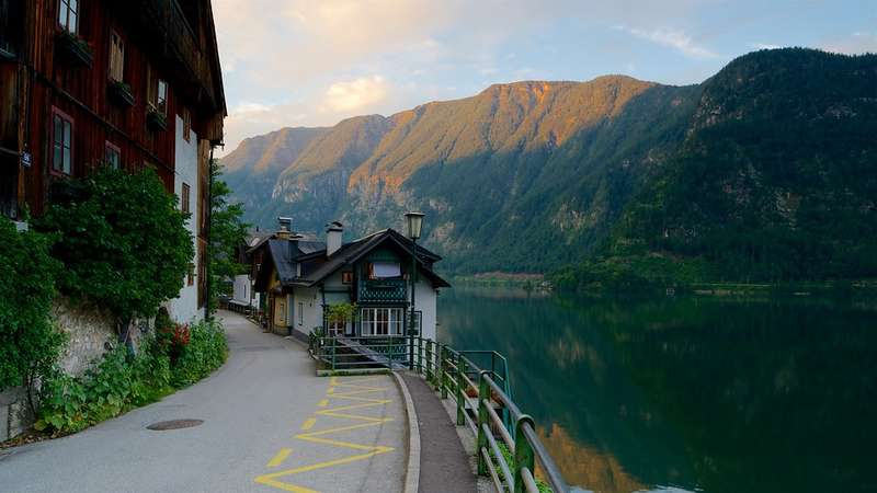 Exploring the Unique Architecture of Hallstatt, Austria