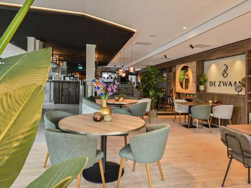 Winter Folk Music Traditions at De Zwaan Inn in the Netherlands