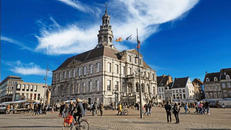 Maastricht's Sinterklaas Arrival: A Unique Dutch Tradition