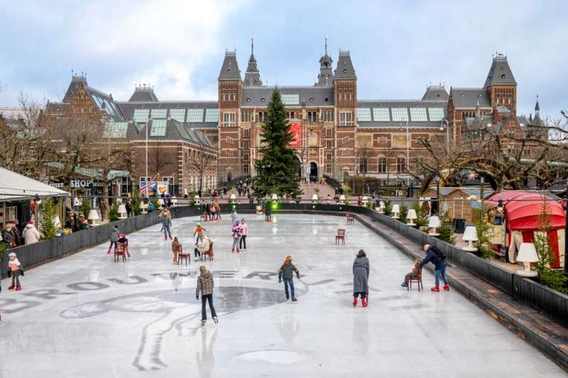 Skating on Dutch Canals: Unique Ice Rinks in Winter