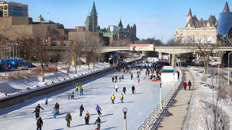 Frozen Bonds: Canal Skating's Role in Generational Ties