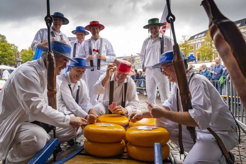 Kaasdragers and Clappers: Rituals of Dutch Cheese Markets