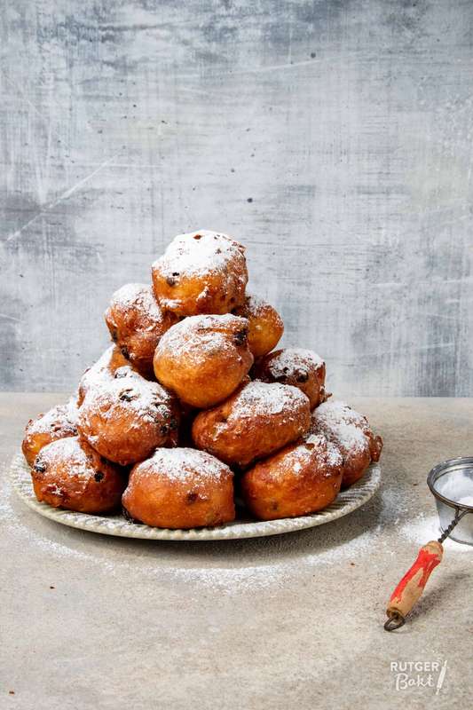 Mastering Oliebollen: Traditional Dutch New Year's Eve Treat